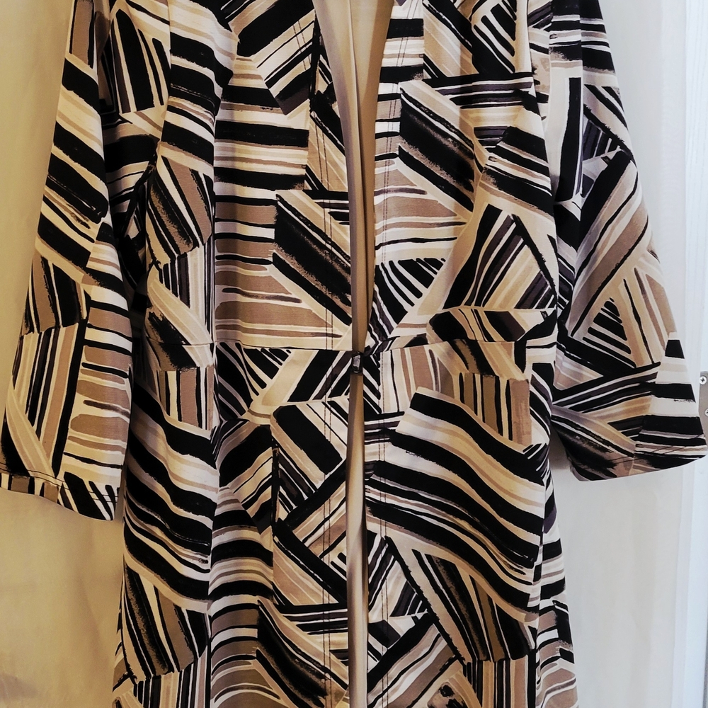 Kasper Black and Brown Geometric Design Outter Coat
